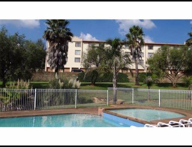 2 BEDROOM PROPERTY TO RENT IN HELDERKRUIN